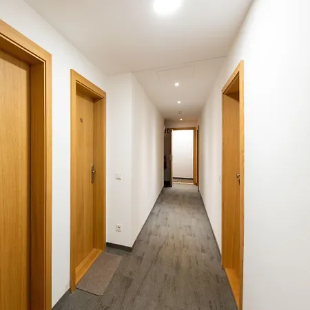 In With Ski-in Access, Cleaning Included شقة