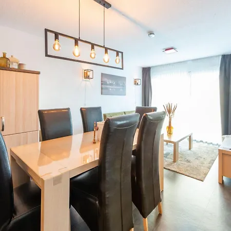 In With Ski-in Access, Cleaning Included Lejlighed