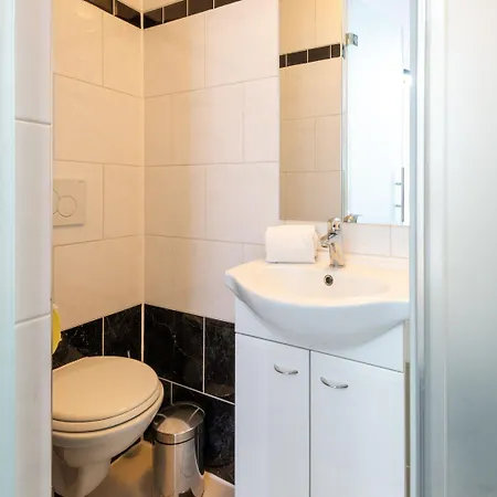 In With Ski-in Access, Cleaning Included