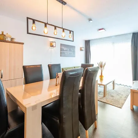 In With Ski-in Access, Cleaning Included Apartment
