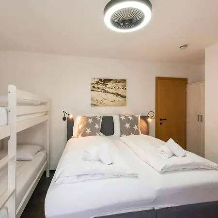In With Ski-in Access, Cleaning Included Apartment