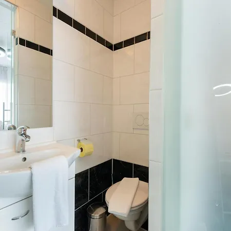Apartment In With Ski-in Access, Cleaning Included *