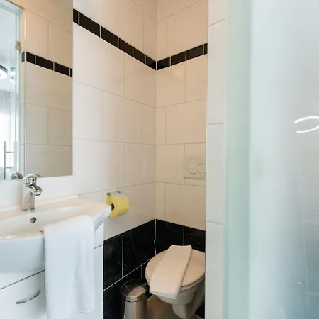 In With Ski-in Access, Cleaning Included